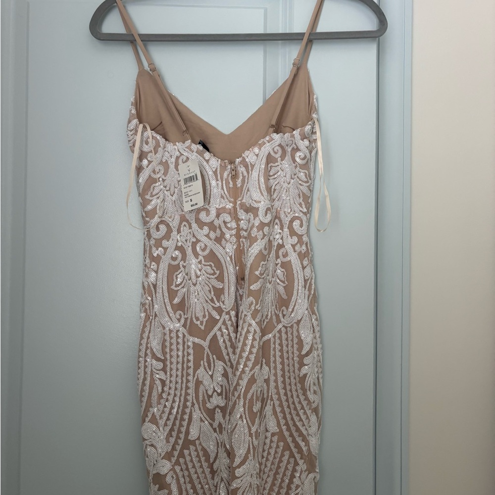Windsor Tan and White Bodycon Dress Spaghetti Strap Backless - Picture 2 of 3